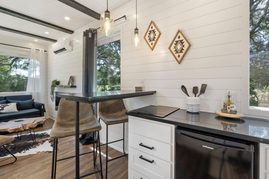 The Lonely Bull Luxury Container Home On 5 Acres Weatherford Extérieur photo