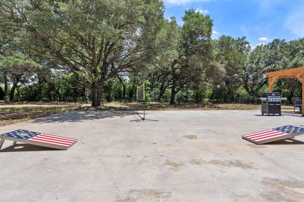 The Lonely Bull Luxury Container Home On 5 Acres Weatherford Extérieur photo