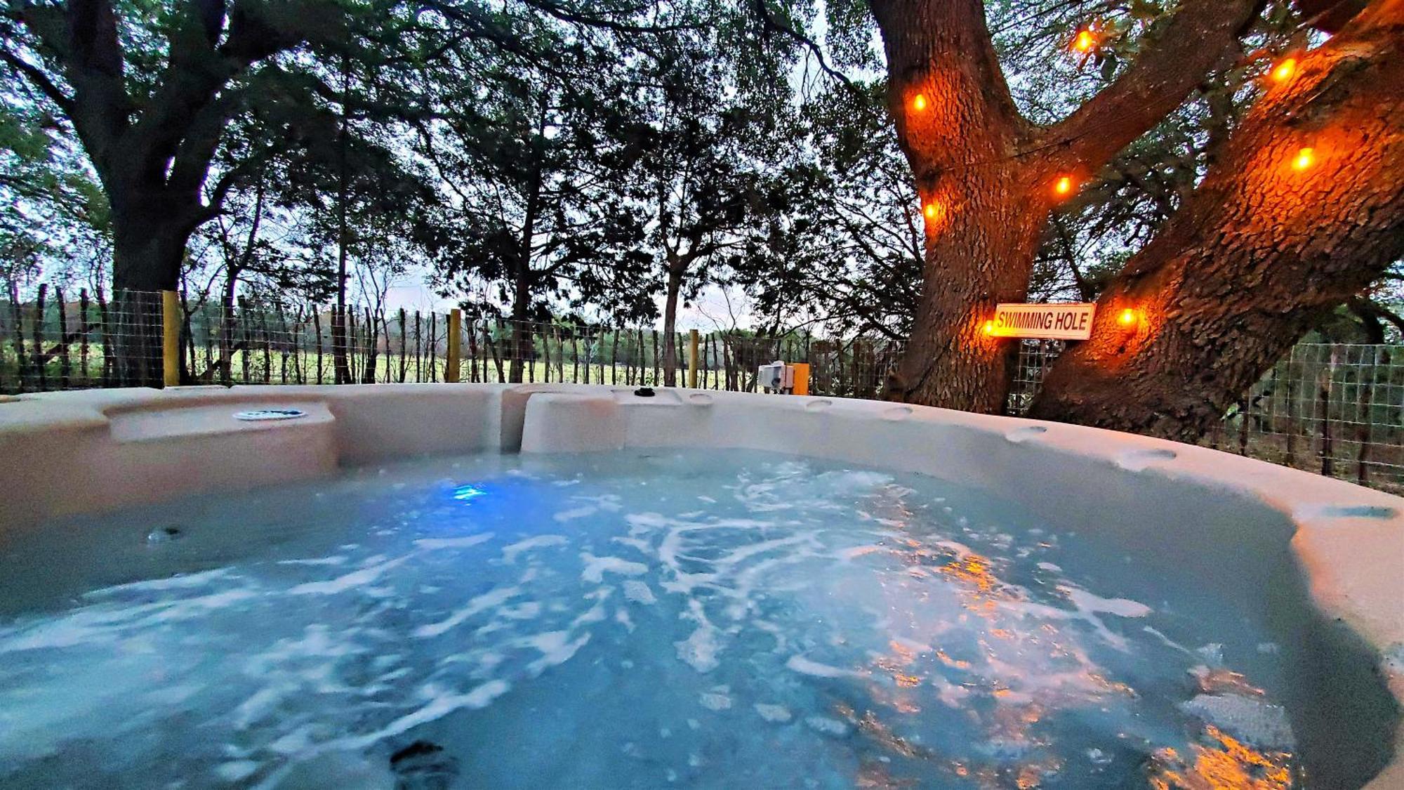 The Lonely Bull Luxury Container Home On 5 Acres Weatherford Extérieur photo